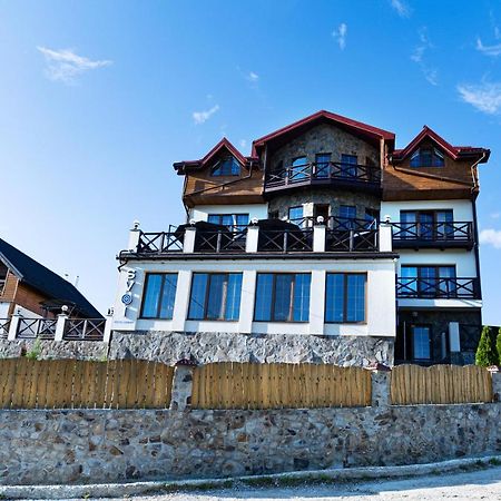 Svoi Hotel Palyanytsya Eksteriør billede