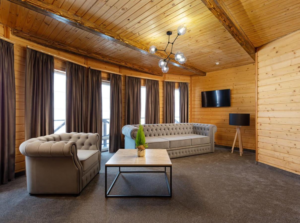 Svoi Hotel Palyanytsya Eksteriør billede