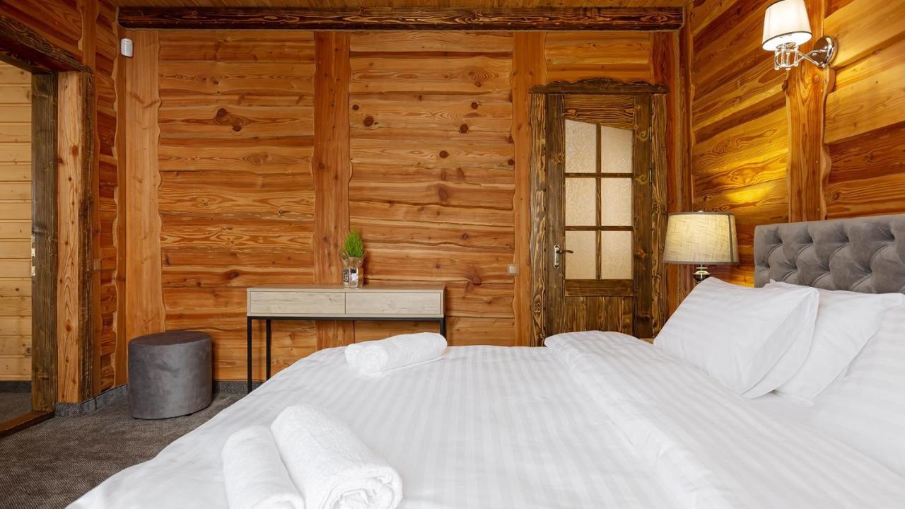 Svoi Hotel Palyanytsya Eksteriør billede