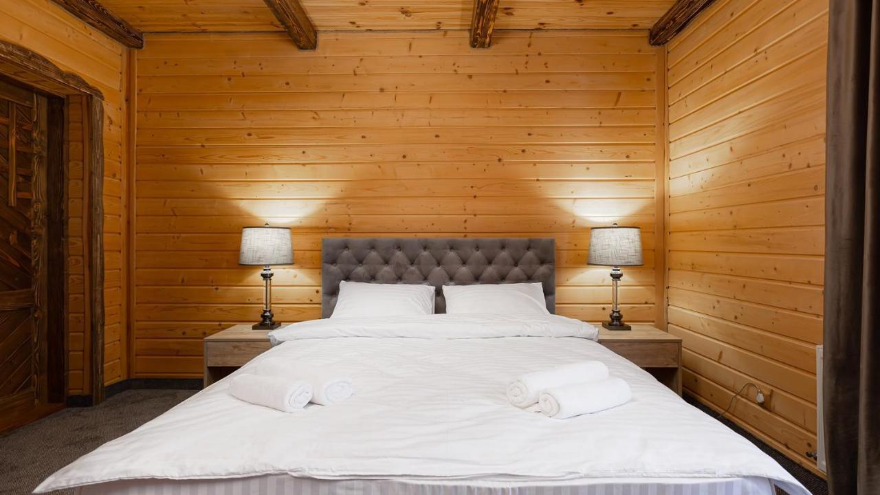 Svoi Hotel Palyanytsya Eksteriør billede