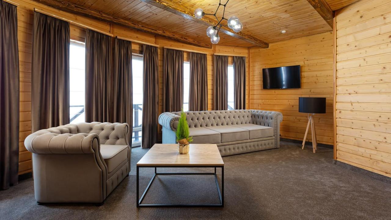 Svoi Hotel Palyanytsya Eksteriør billede