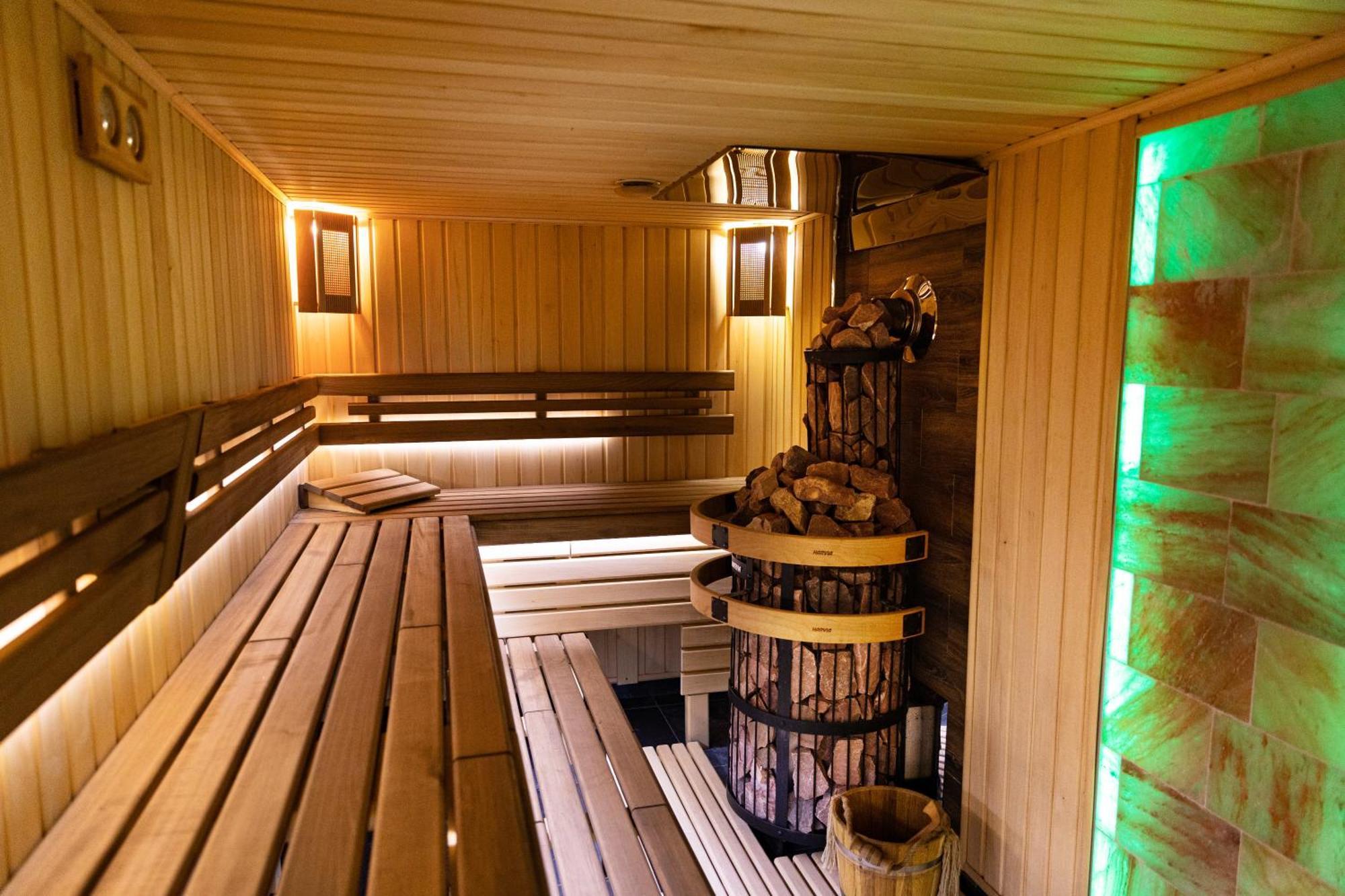 Svoi Hotel Palyanytsya Eksteriør billede