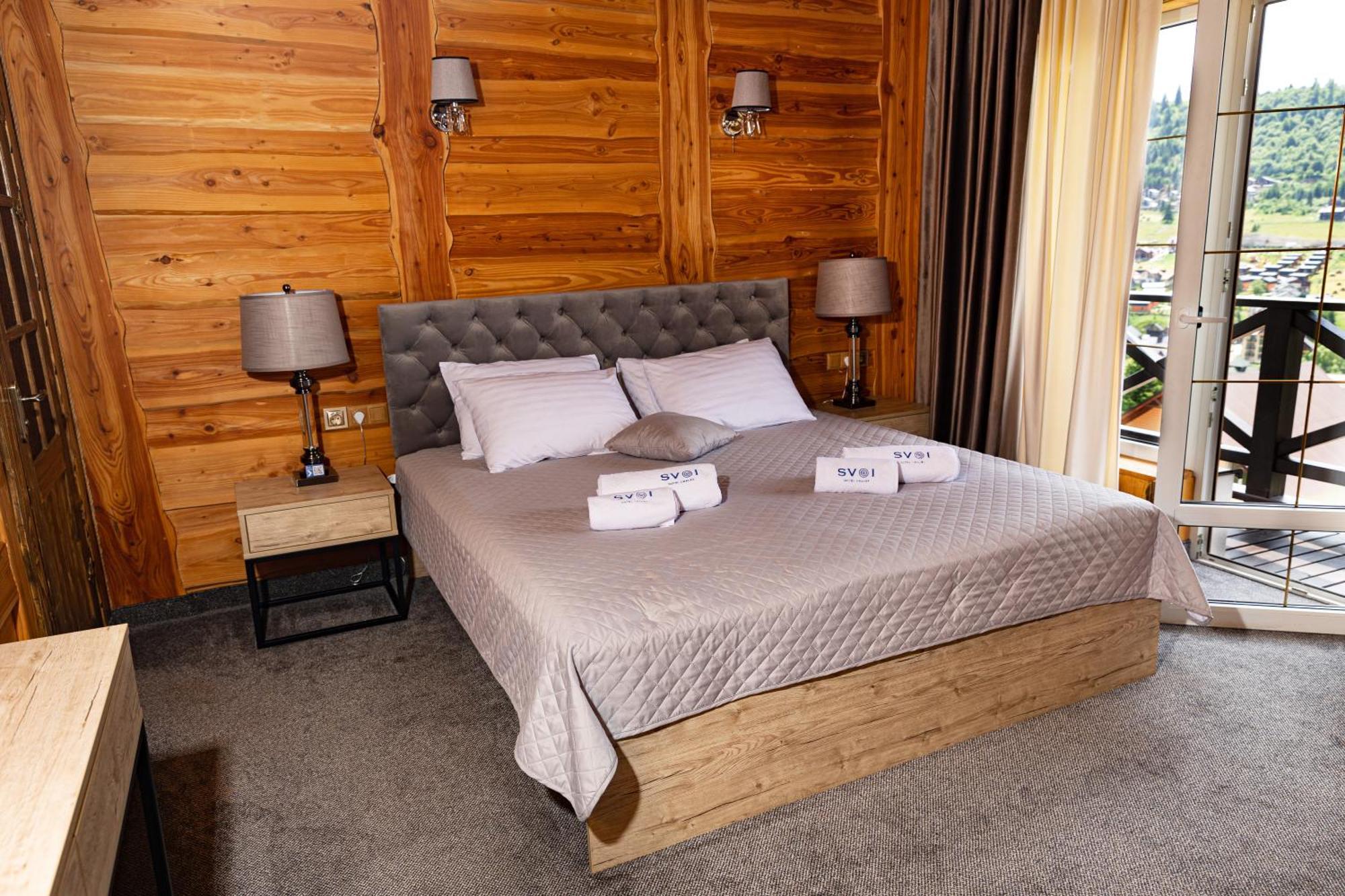 Svoi Hotel Palyanytsya Eksteriør billede