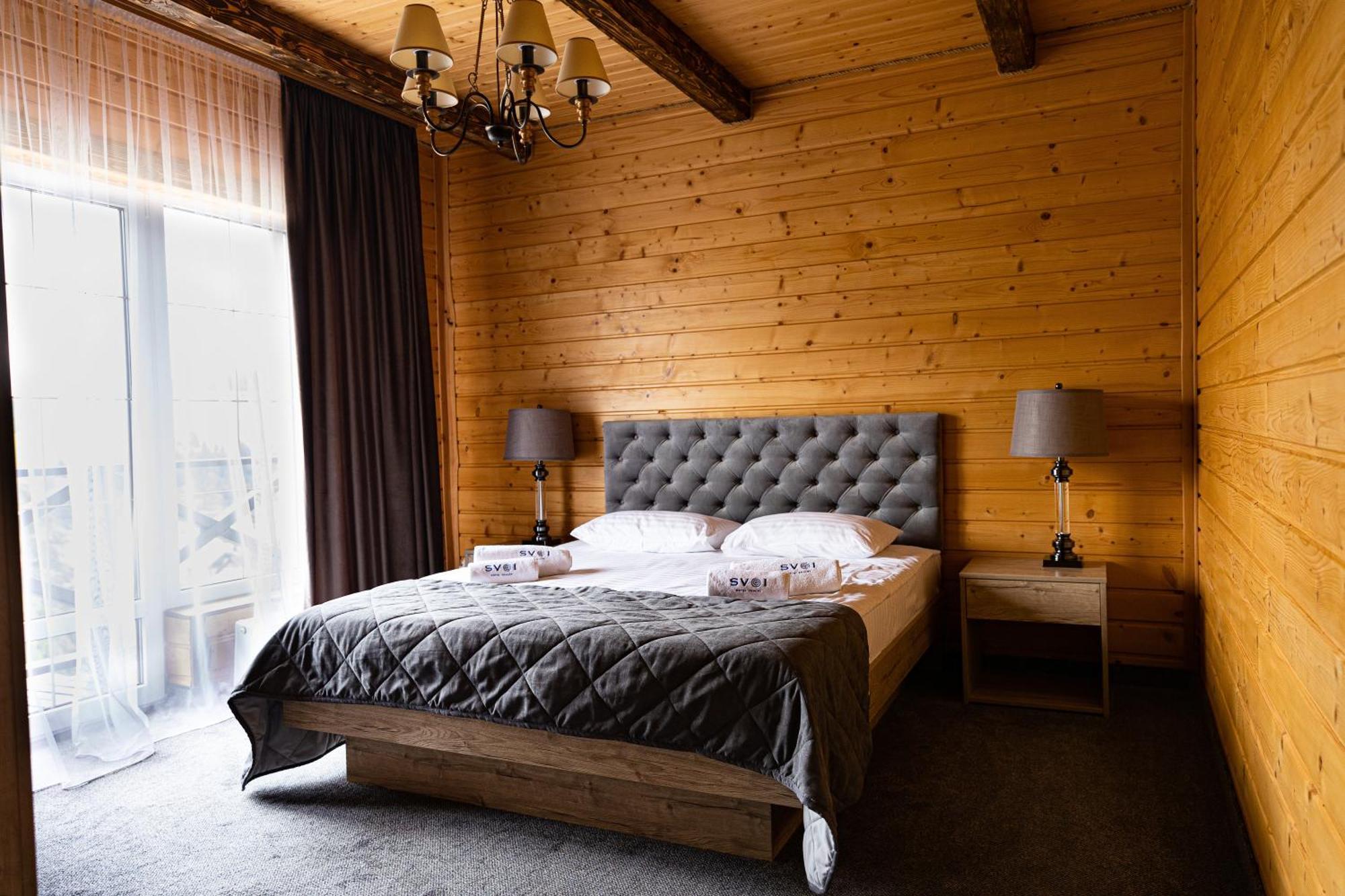 Svoi Hotel Palyanytsya Eksteriør billede